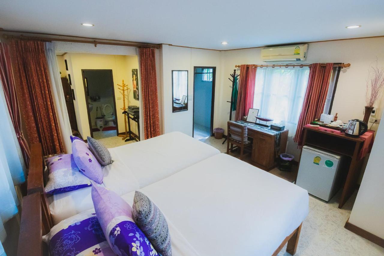 Joy'S House & Tour Bed and Breakfast Chiang Mai Exteriör bild