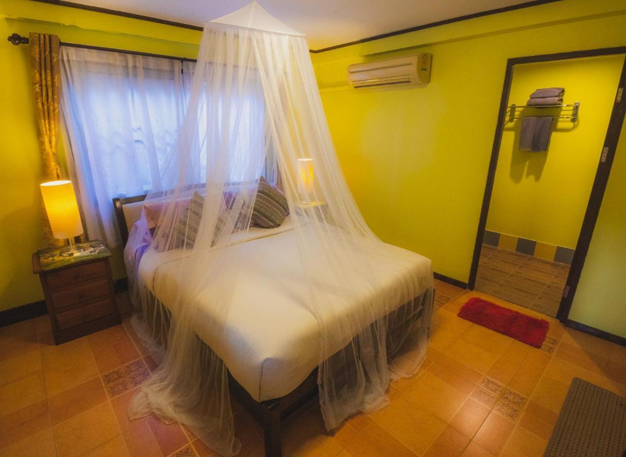 Joy'S House & Tour Bed and Breakfast Chiang Mai Exteriör bild
